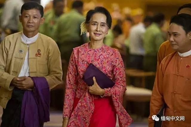 缅甸总统执政满一周年访华，中缅输油管道将启动