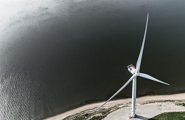 叶片80米！丹麦建世界最大风力发电机：一天发电26万度