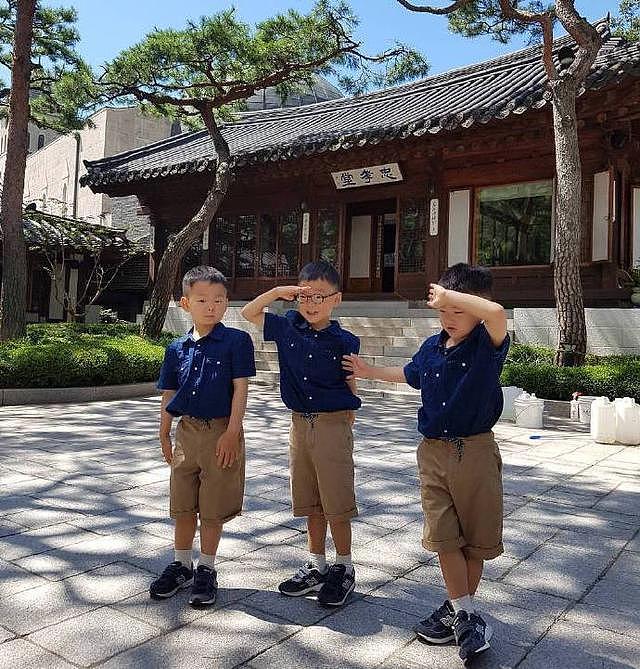 宋家三胞胎大韩民国万岁长大啦！都变成大长腿小男神啦！