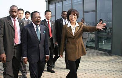任期42年的非洲总统说，凡是涉华提案，不必请示，支持中国就是